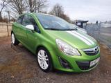 Opel Corsa D Color Stripes // Klima //Winterräder - Opel Corsa Stripes mit Benzin-Antrieb
