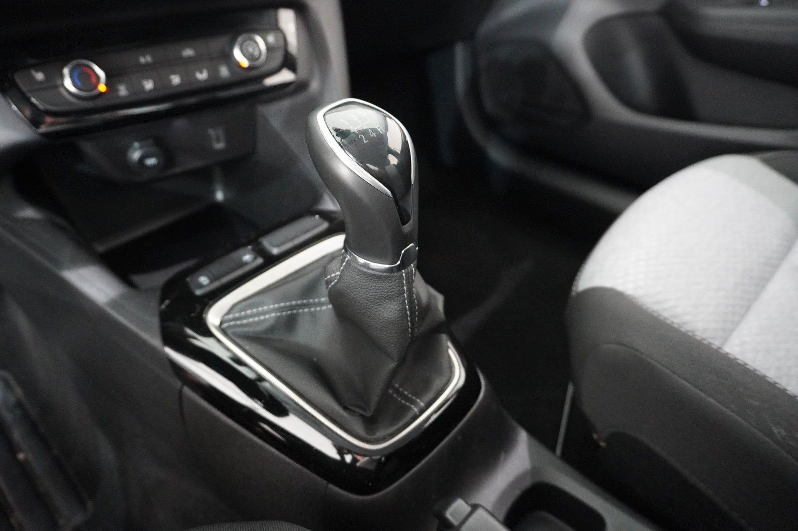 Fahrzeugabbildung Opel Corsa F 1.2 FACELIFT NAVI/LED/KAMERA/VIRTU./DAB+