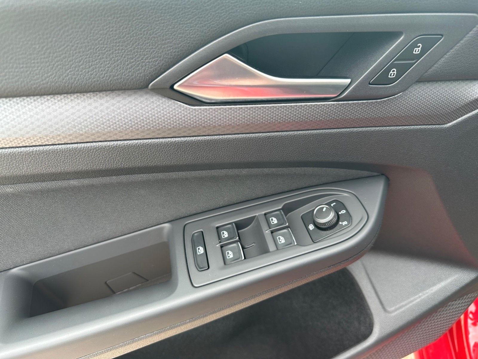 Volkswagen Golf VIII Lim. Life eTSI – Bild 20