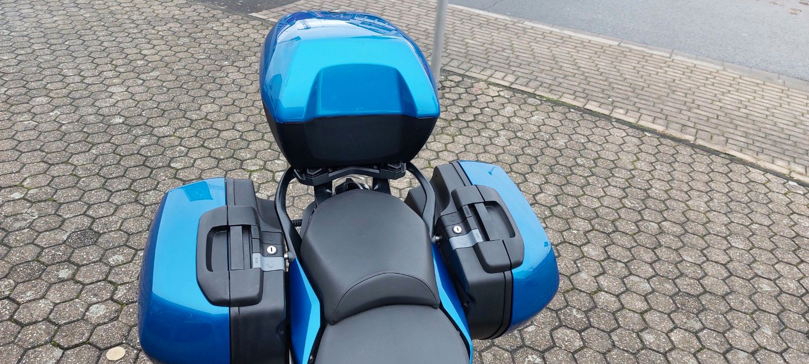 Fahrzeugabbildung BMW R 1200 RS  Scheckheftgepf.  3 Koffer