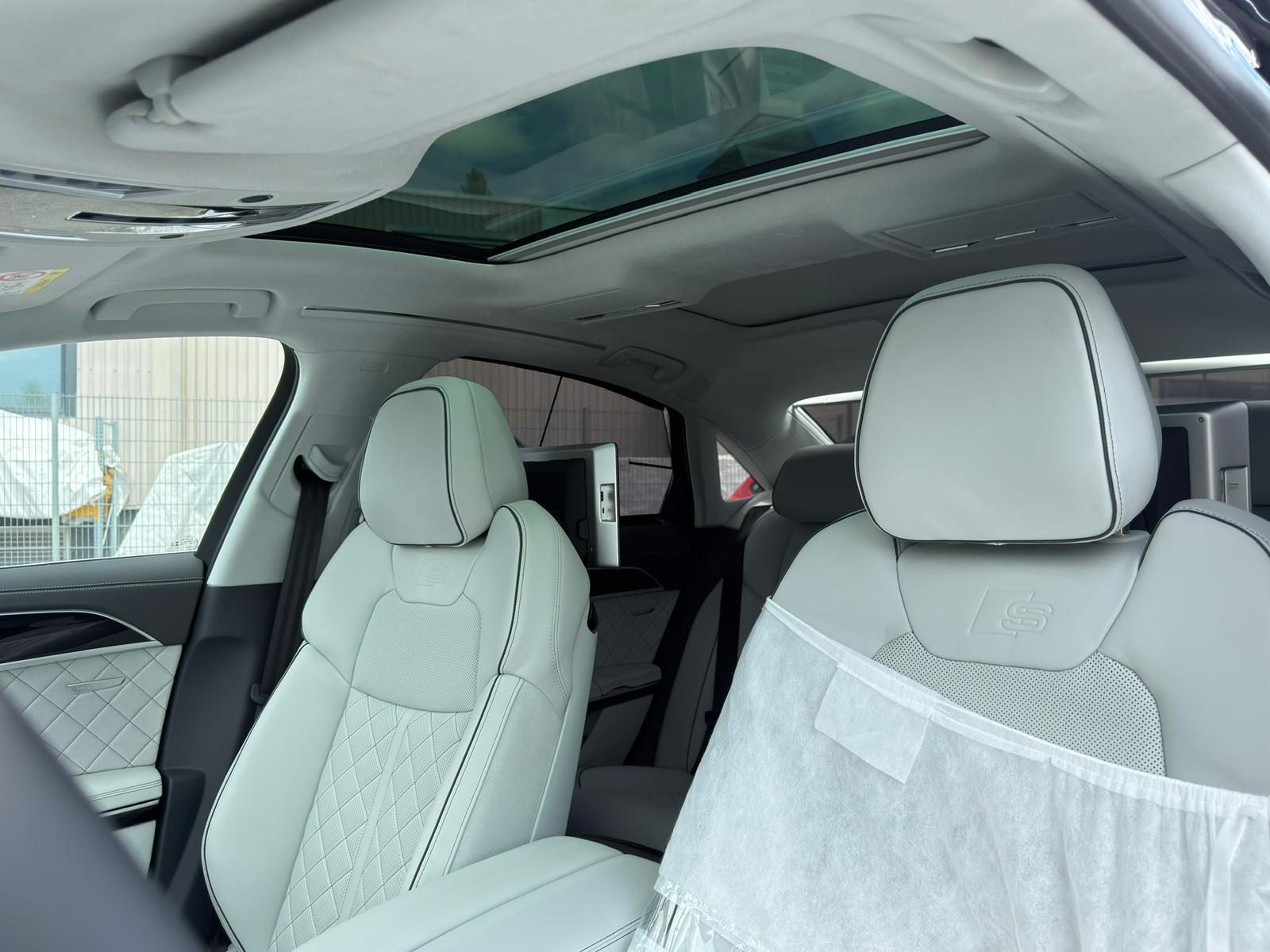 Audi A8 60 TFSI e L QUATTRO/VIP/4-SEATS/B&O/