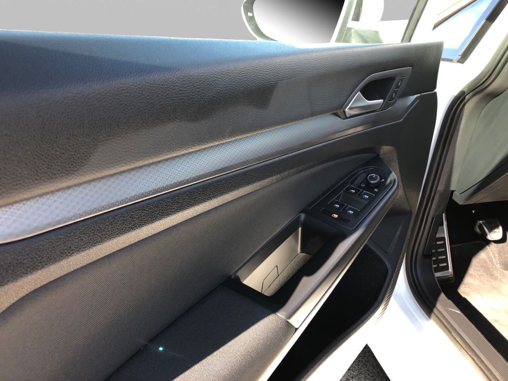 Fahrzeugabbildung Volkswagen Golf 1.5 TSI OPF Life ACC Top Zustand