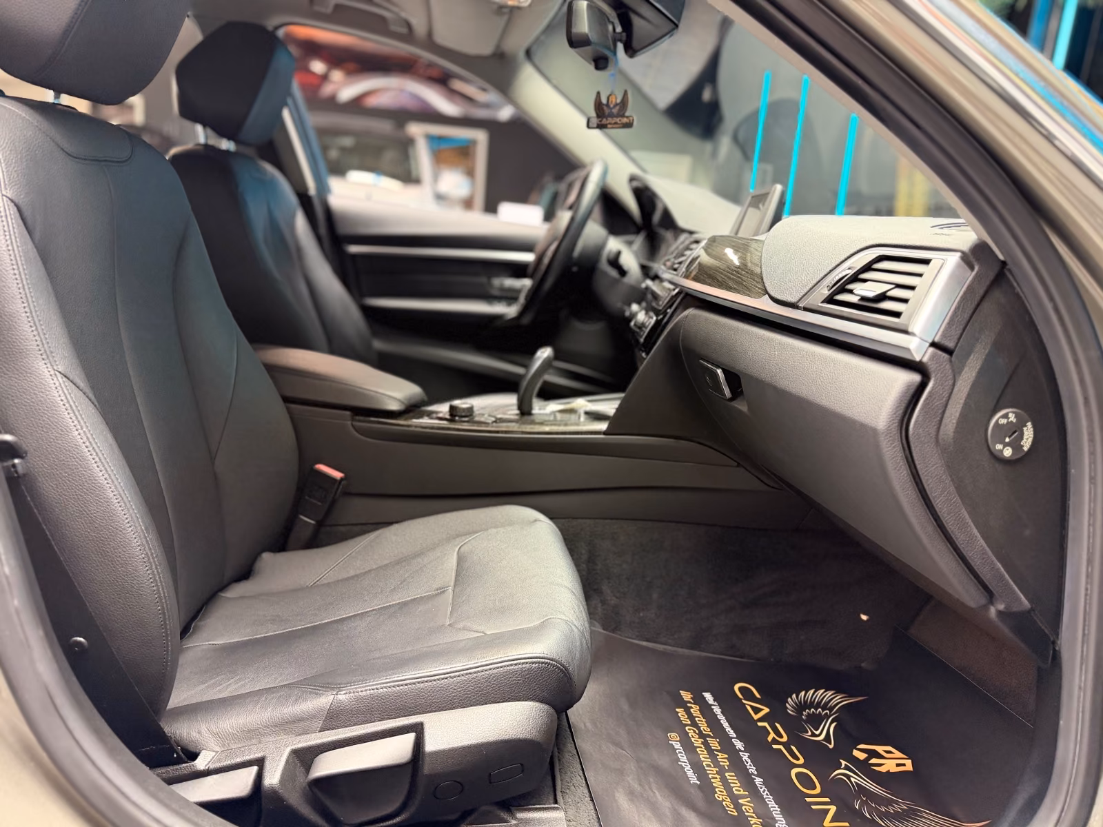 BMW 320 3 Touring 320 i xDrive Luxury Line/Volleder/