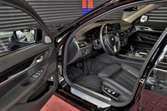 Fahrzeugabbildung BMW 750 i xDrive HuD Laser GSHD TV Sitzlüftung 360°
