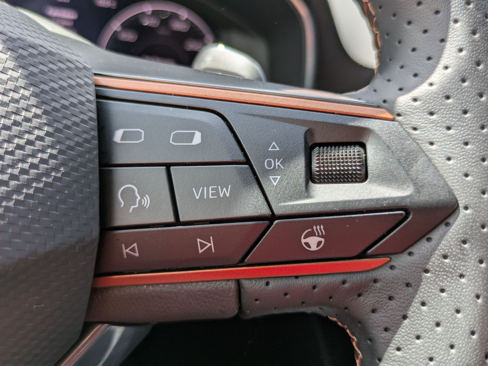 Fahrzeugabbildung CUPRA Leon 1.5 eTSI DSG MATRIX-LED*ACC*APP*KAMERA*18"
