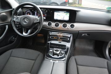 Mercedes E 220 - 2