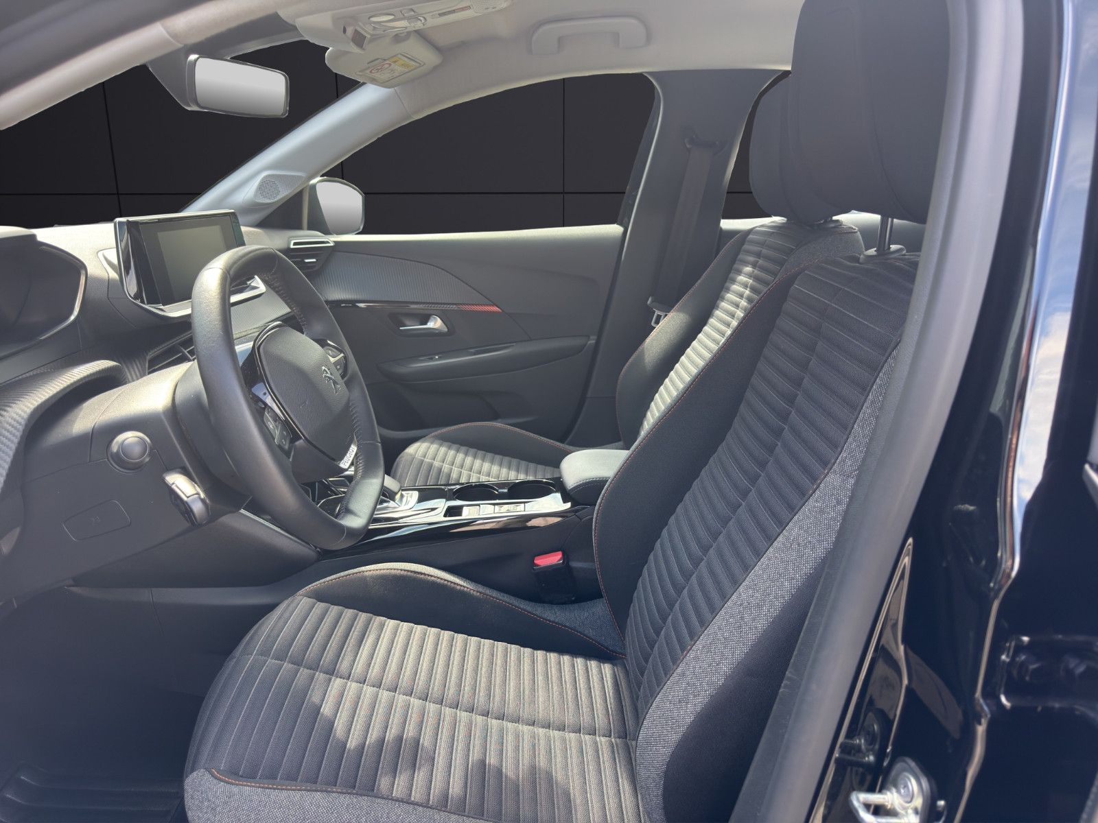 Fahrzeugabbildung Peugeot 208 e- Active/1.Hand/Dab/Shz/Klimaautomatik