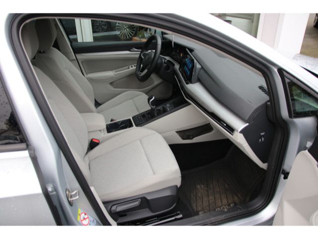 Golf VIII 1.5 TSI "Life" NAVI PDC KLIMA SHZ