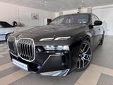 BMW 740 d xDrive Lim M Sport*Iconic Glow-Sky Loung* - BMW 740: 740i