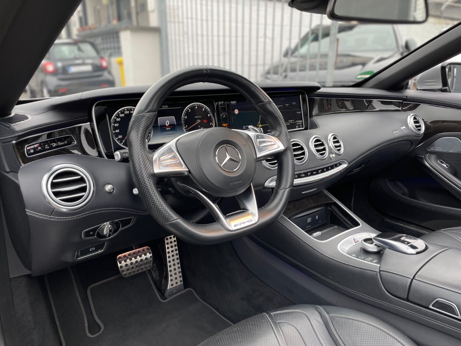 Fahrzeugabbildung Mercedes-Benz S 500 Cabrio |AMG|Nightvision|360°|Swarovski|