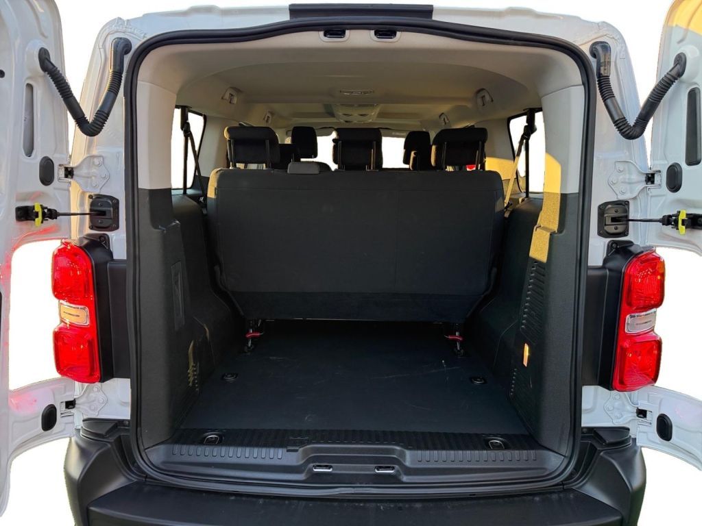 Fahrzeugabbildung Toyota Proace 2,0-l-D-4D L2 (9-Si.) Comfort
