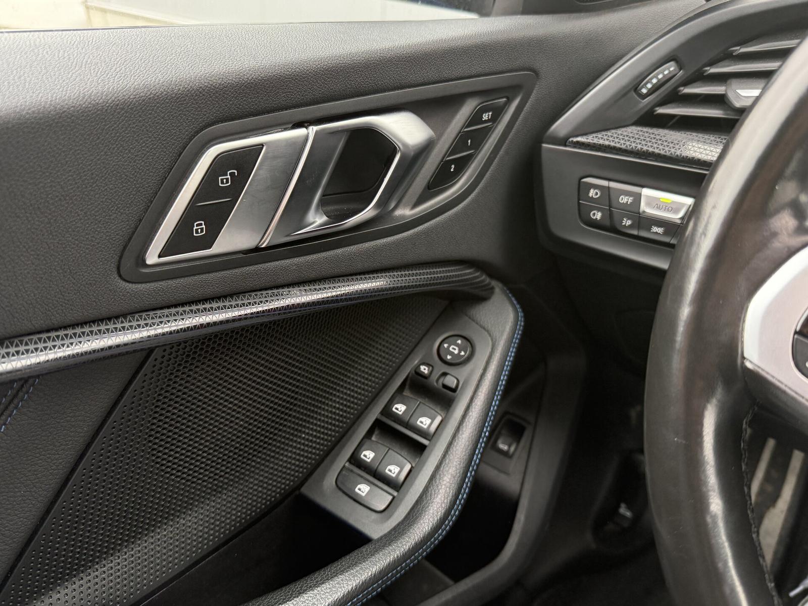BMW 118 i M Sport SHADOW PANO HEAT MEMORY 17", миниатюра 21