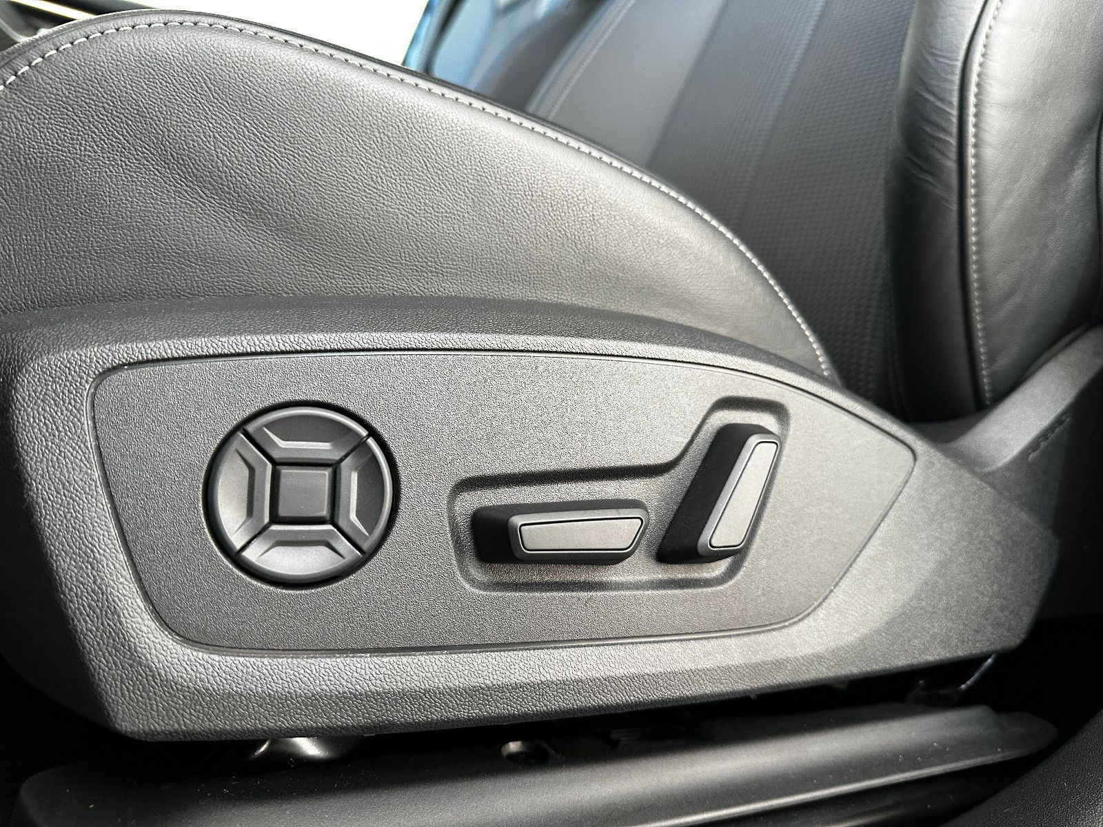 Audi Q4 Sportback 55 e-tron qu. S LINE PANO AR WÄRMEP foto 21