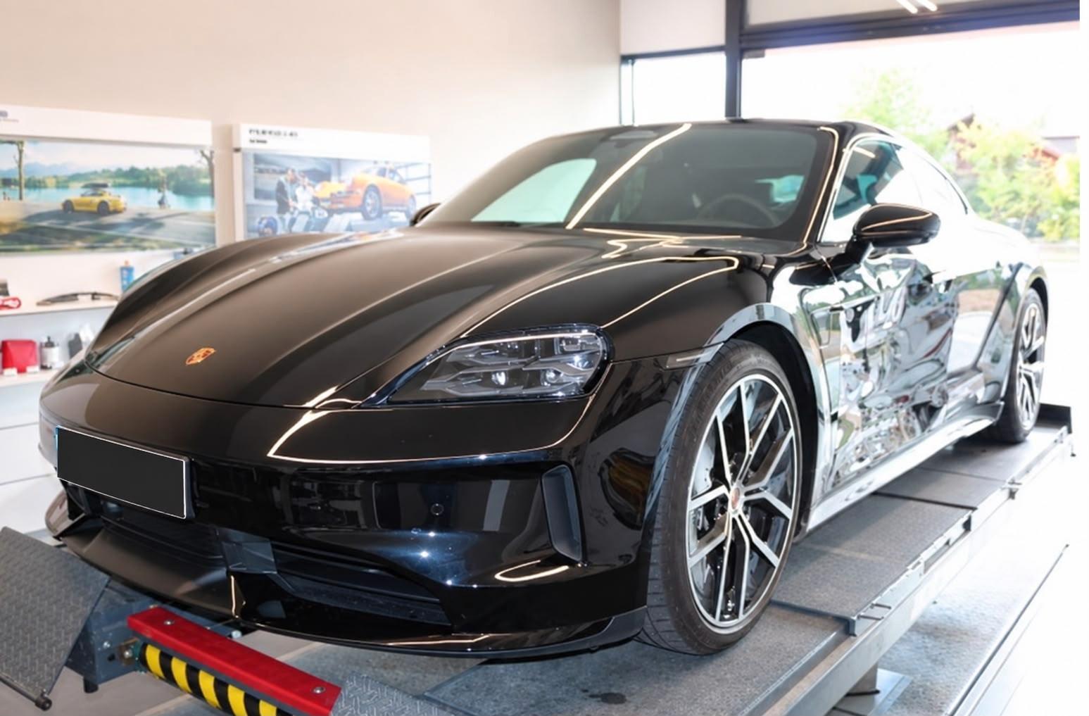 Porsche Taycan *Black Edition*/5-Sitzer/Beifahrerdisplay