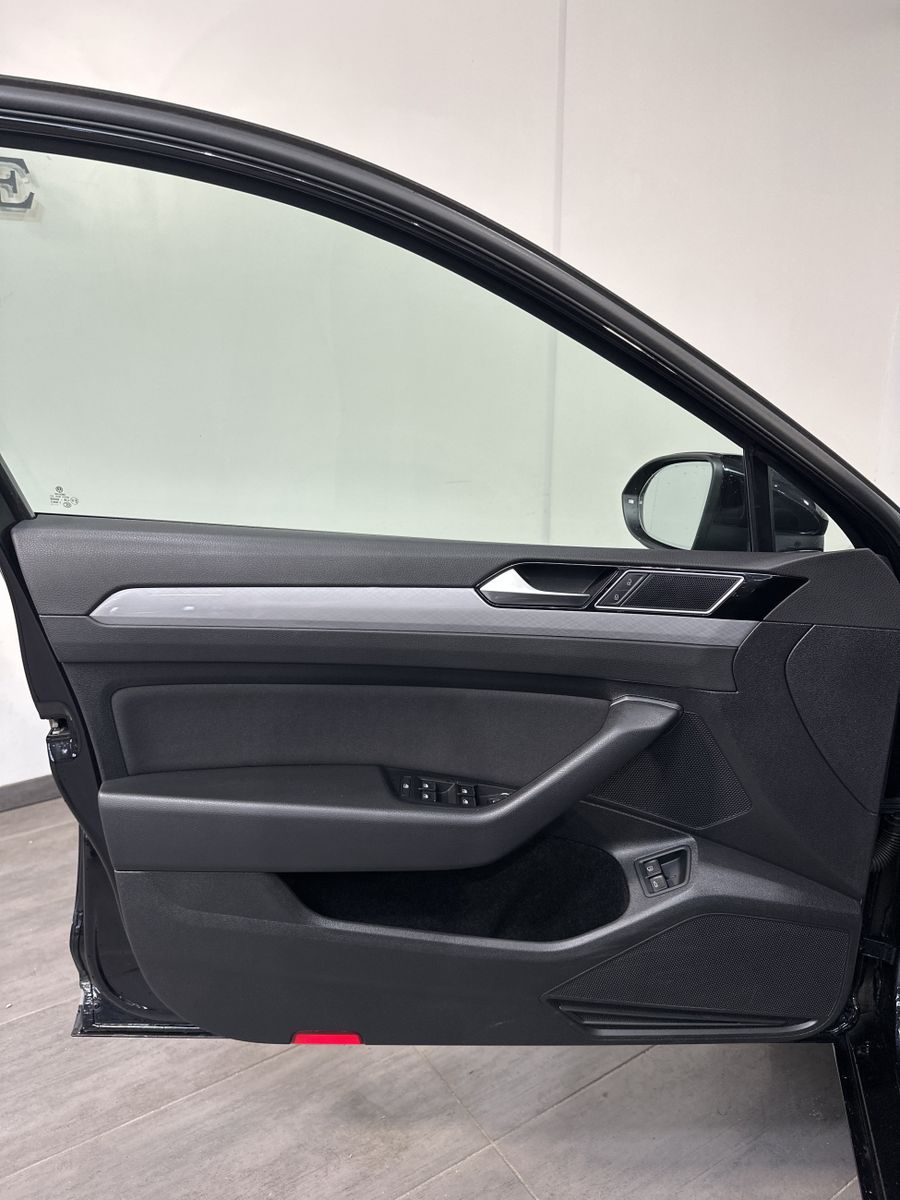 Fahrzeugabbildung Volkswagen Passat Variant GTE NAV+MATRIX+ACC+PANO+AHK+17ZO