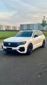 Volkswagen Touareg R-Line Black HuD Pano Nachtsicht Sthzg  - Volkswagen Touareg: Black