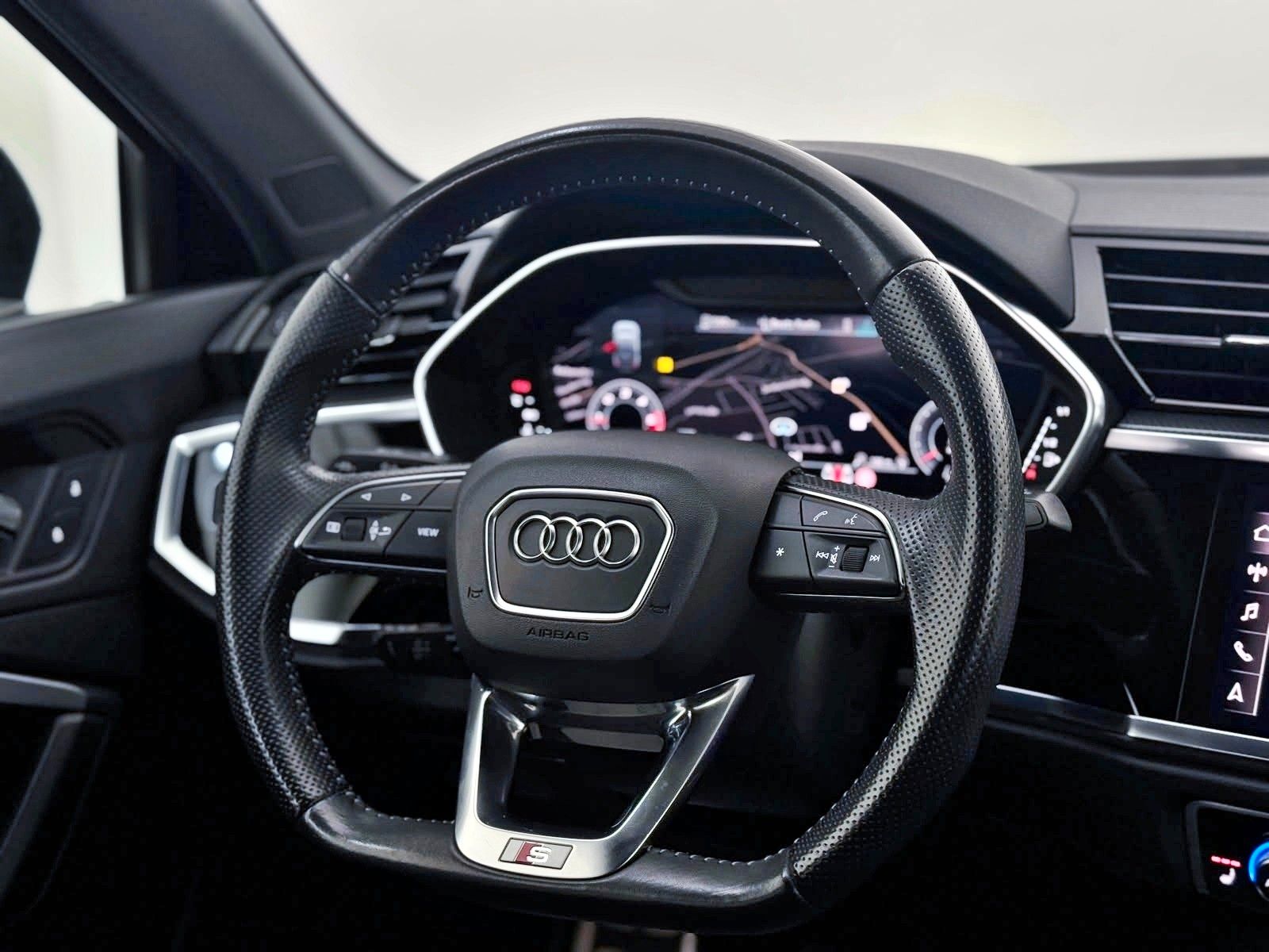 Fahrzeugabbildung Audi Q3 Sportback 35TDI quattro S line B&O,ACC,SD,360
