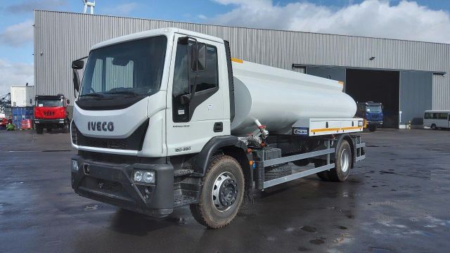 Iveco EUROCARGO ML180E28 rigid 4x2  water tank 10.000L