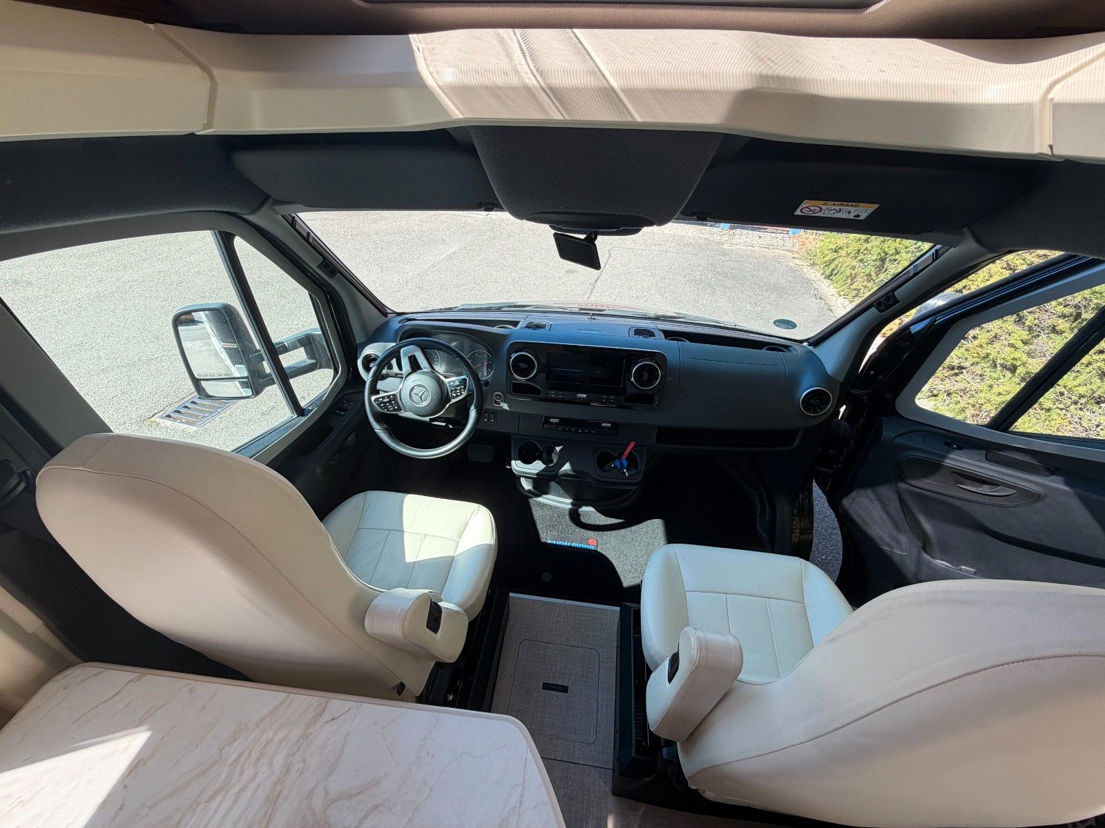 Fahrzeugabbildung Eura Mobil Contura 766 EB, Hubstützen, Solar, Backofen,...