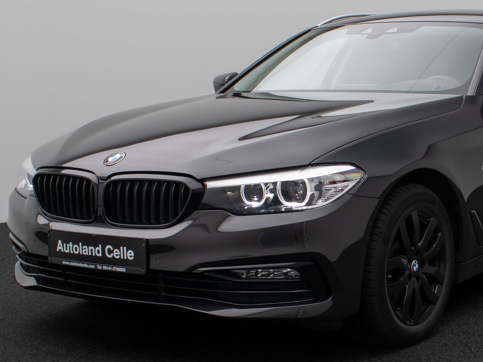Fahrzeugabbildung BMW 530d xD SportLine Kamera Panorama HUD H/K Stndhz