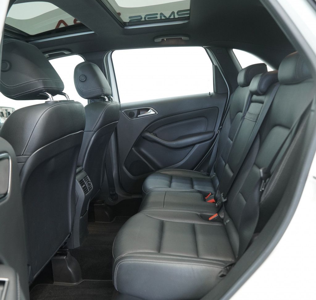 Mercedes Benz B 200