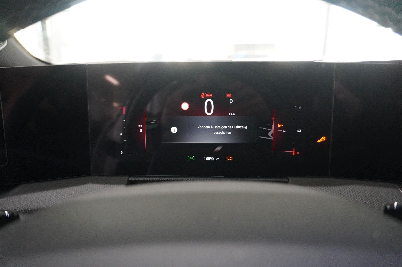 Fahrzeugabbildung Opel Astra L ST 1.2T GS SPORT NAVI/LED/360°/SPORT/DAB