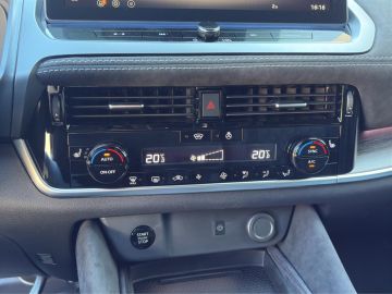Nissan Qashqai Tekna°Premium Paket°HUD*Pano*Navi*Leder*