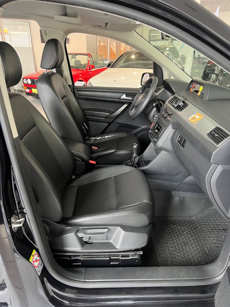 Fahrzeugabbildung Volkswagen Caddy PKW Maxi *MOTOR BEI VW NEU 100.000KM*