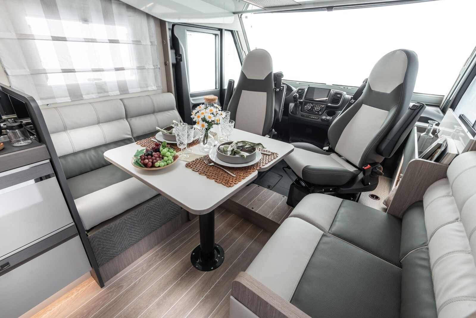 Fahrzeugabbildung Roller Team Zefiro 267 Integral