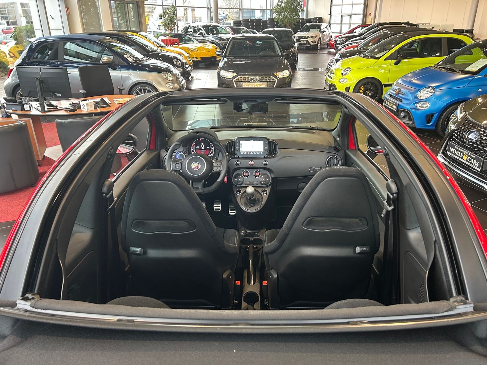 Fahrzeugabbildung Abarth 695 Cabrio BEATS NAVI ALU