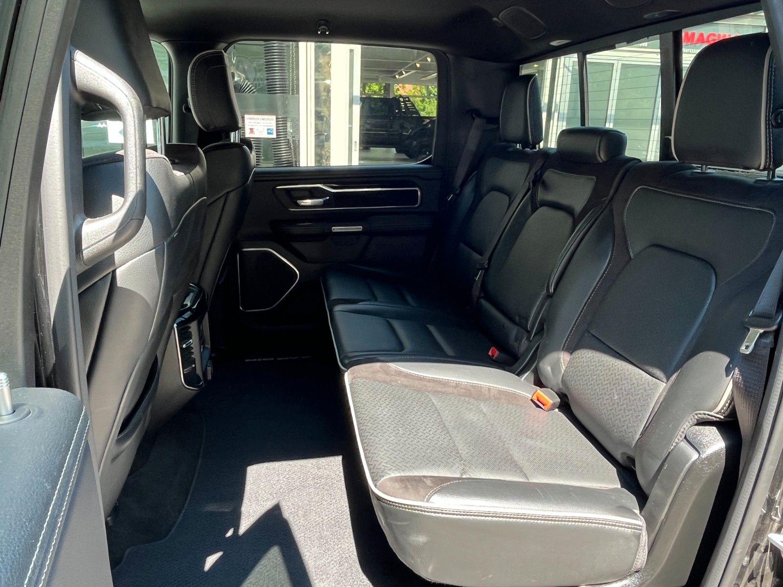 Fahrzeugabbildung Dodge RAM 1500 Laramie Sport *LPG*AHK*Navi*