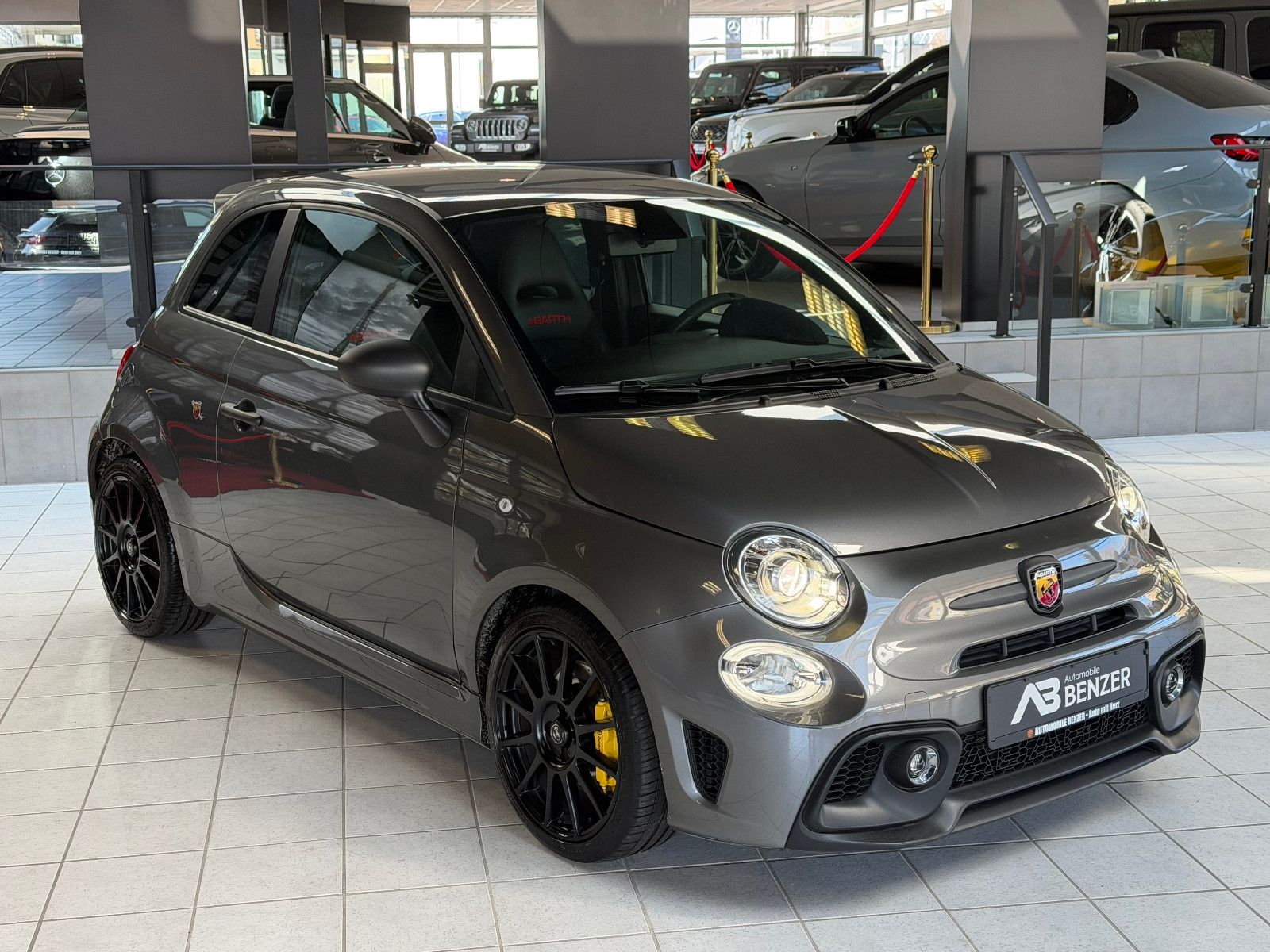 Fahrzeugabbildung Fiat Abarth 695Competizione/CARBON-SITZE/CARBON/BEATS
