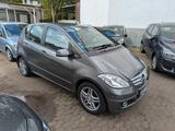 Mercedes-Benz A 150 5-türig Klima SHG 1a Zustand Automatik - graue Mercedes-Benz A 150