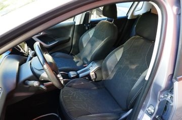 Fahrzeugabbildung Peugeot 2008 Active #Zahnriemen bei 78Tkm erneuert.