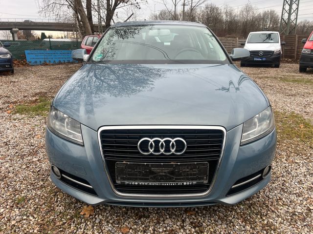 Audi A3 1.2 TFSI Attraction KLIMAAUTOMATIK/SHZ/TEMPOM