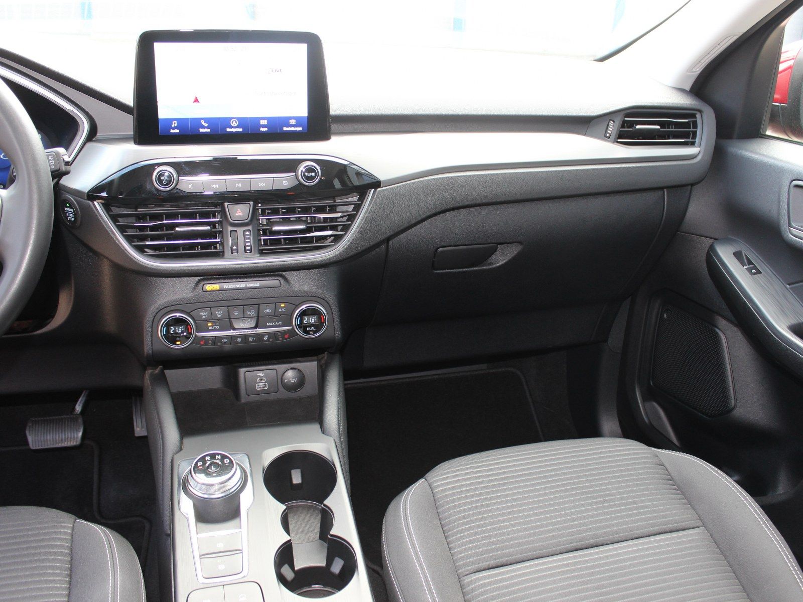 Fahrzeugabbildung Ford Kuga Plug-In Hybrid Titanium 2,5 Duratec