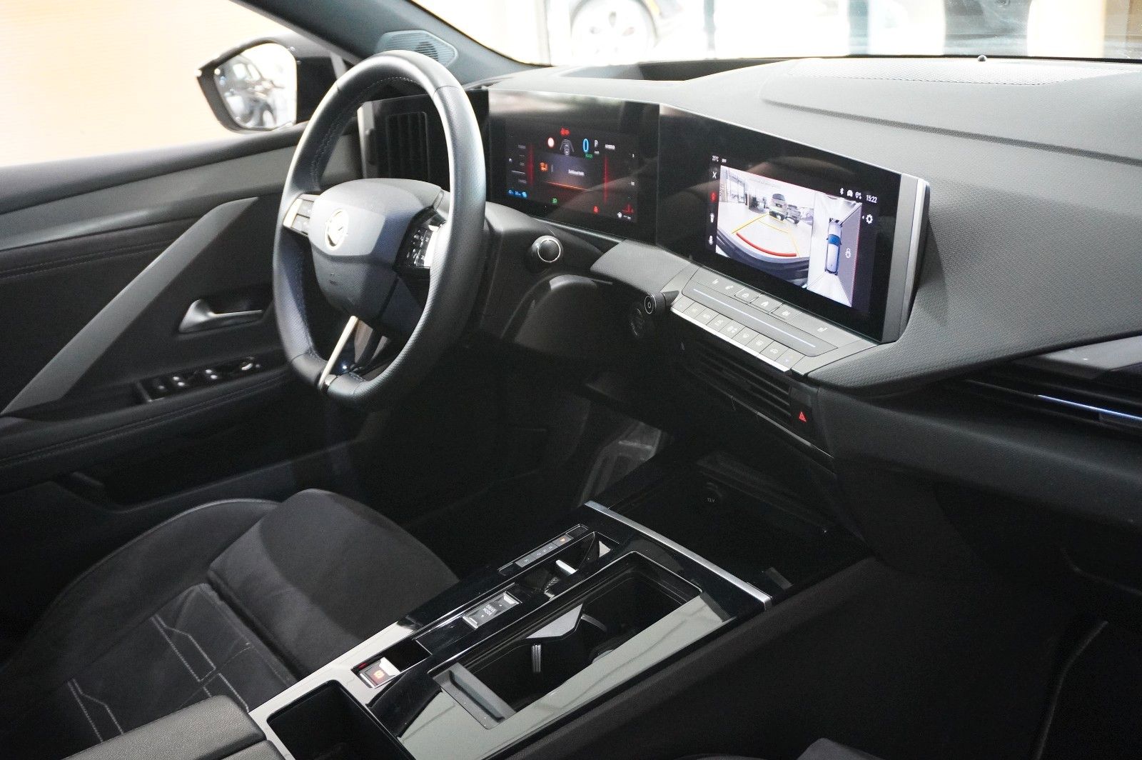 Fahrzeugabbildung Opel Astra L Lim. 1.6 HYBRID GS SPORT NAVI/360°/SPORT