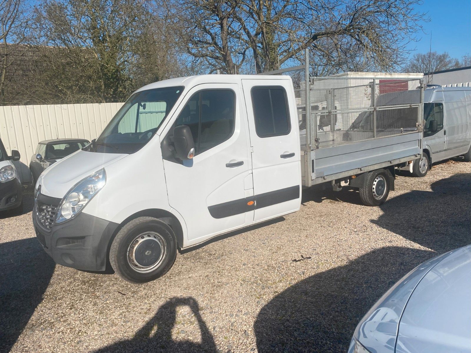 Fahrzeugabbildung Renault Master III PritscheDoka,AHK1Hd,Laubschutzugitter