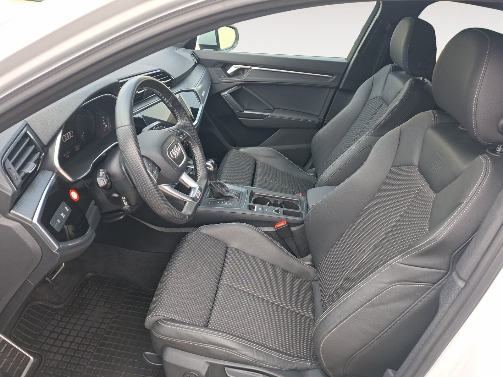 Audi Q3 Sportback 45 TFSI e AHK S-Line RFK CarPlay foto 8