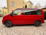 Volkswagen T6 California - rote Volkswagen T6 California