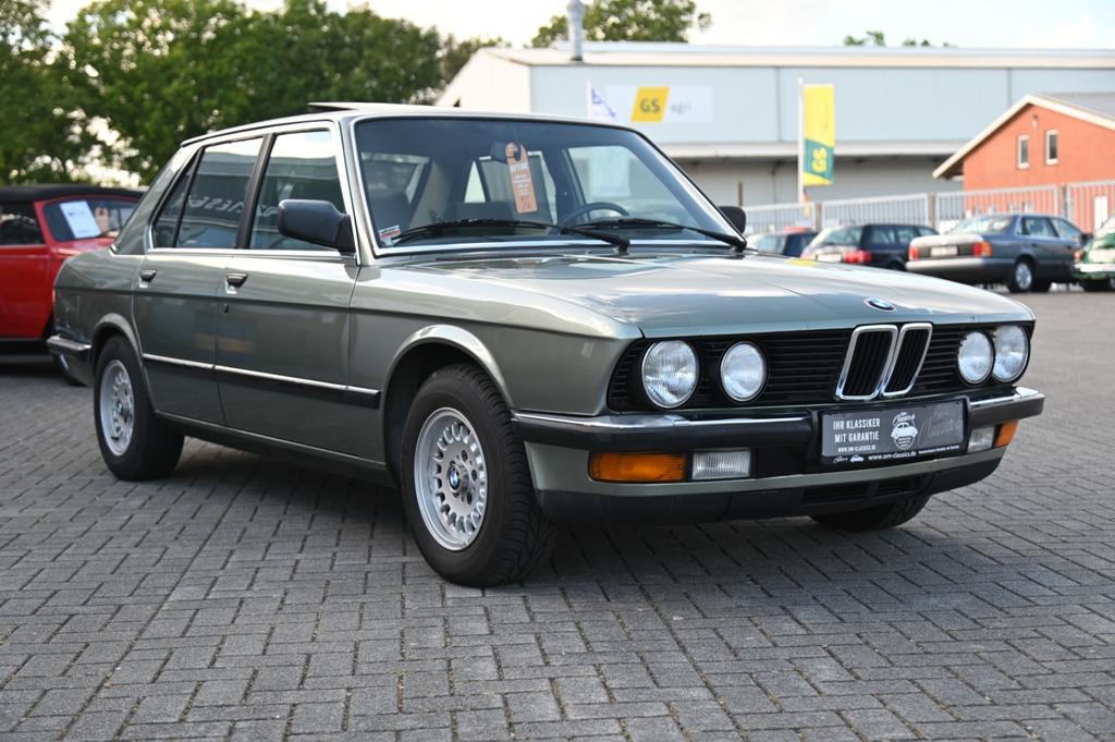 BMW 524