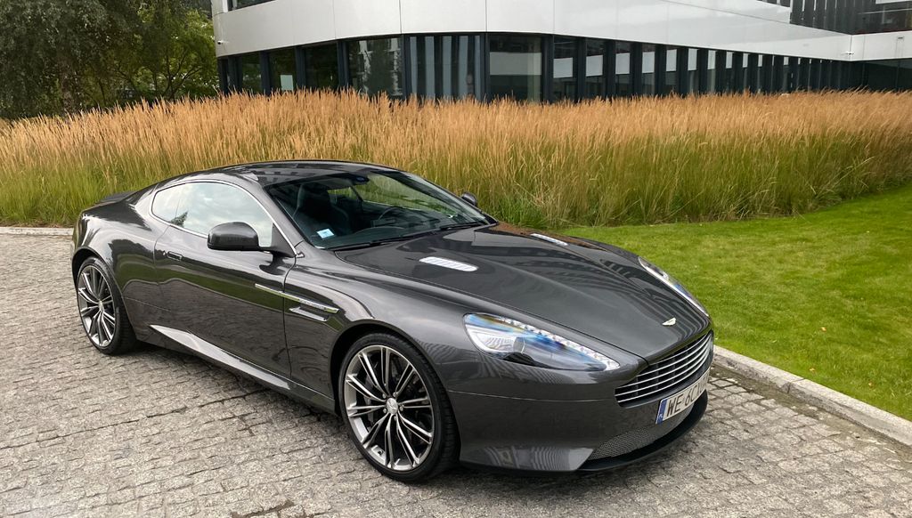 Aston Martin DB9