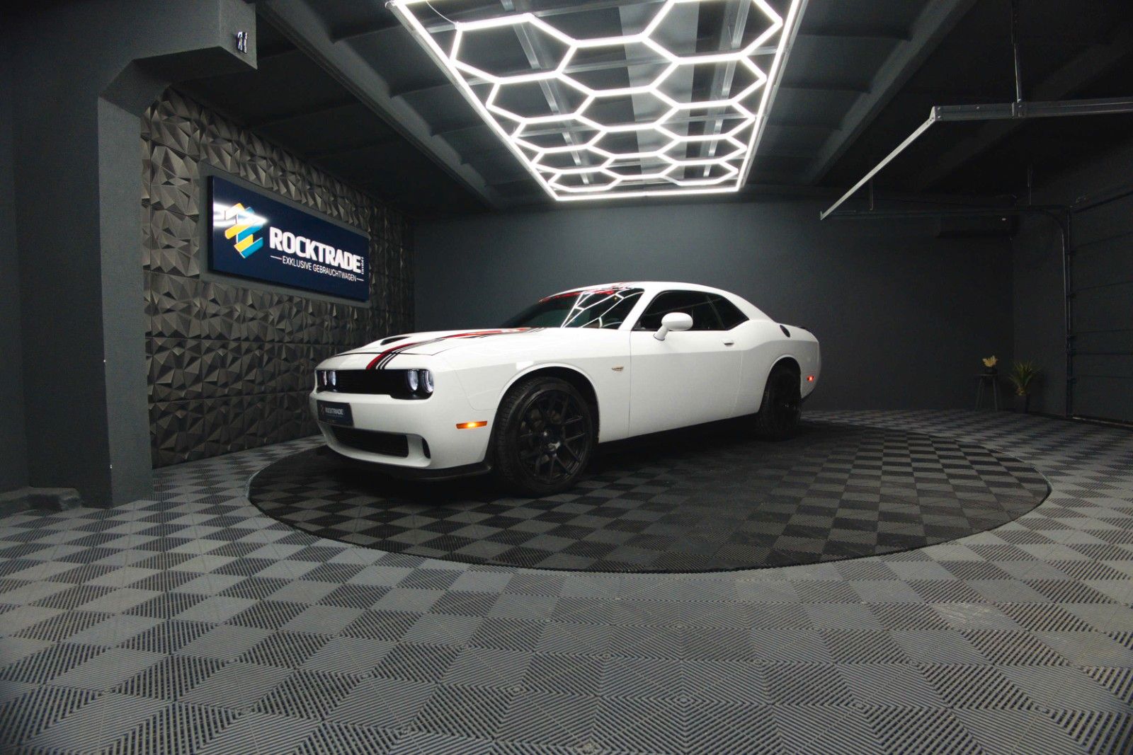 Fahrzeugabbildung Dodge Challenger 5.7 V8 R/T SRT Style *LED*20 Zoll*