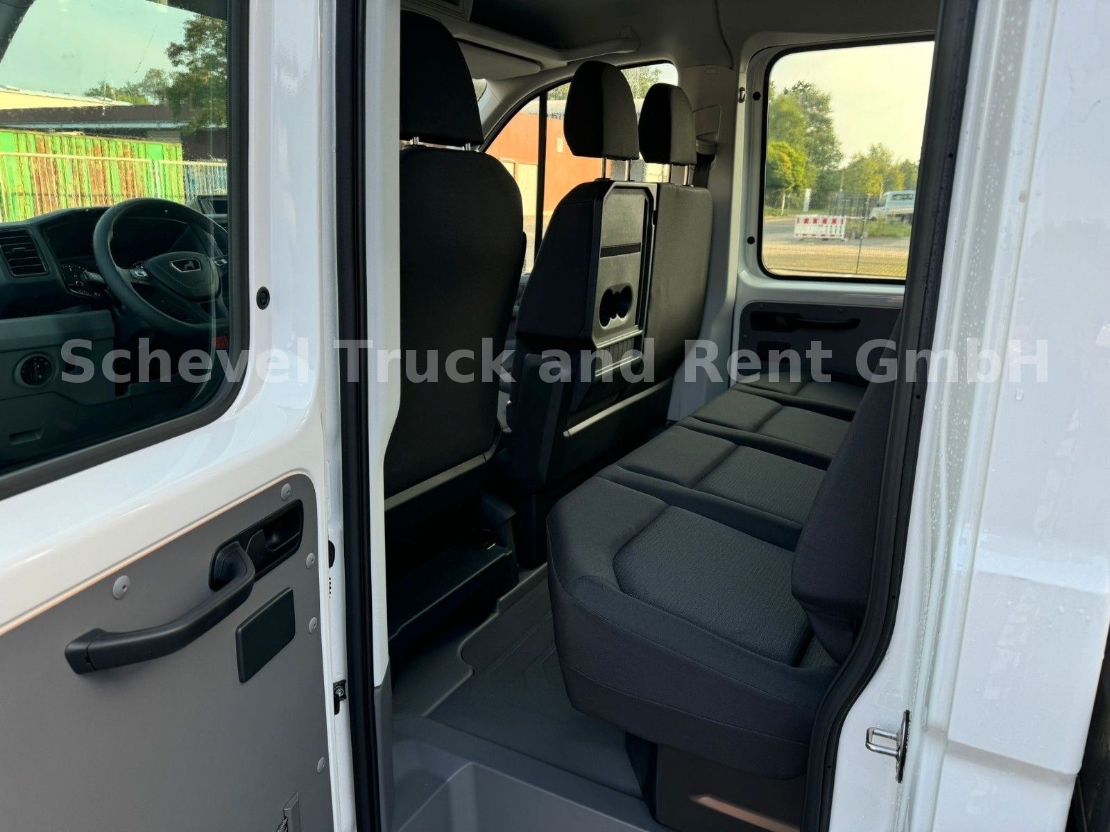 Fahrzeugabbildung MAN TGE 3.160 DoKa Pritsche *Kurz* 3,5 AHK Automatik