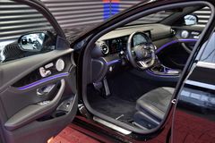 Fahrzeugabbildung Mercedes-Benz E 400d T 4Matic AMG Pano Burmester Distron+ Luft