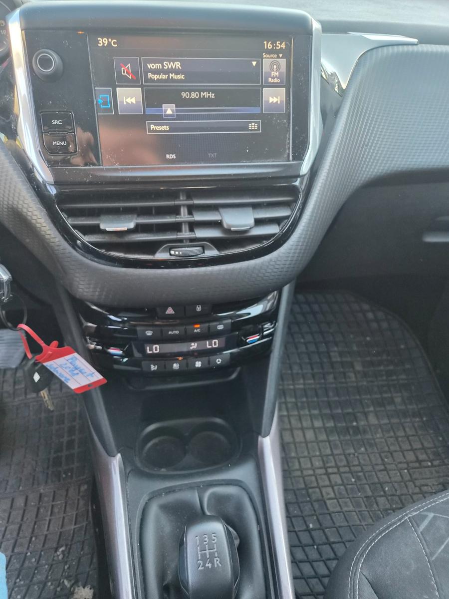 Peugeot 2008 Active 1.Hand Tüv 01.2027