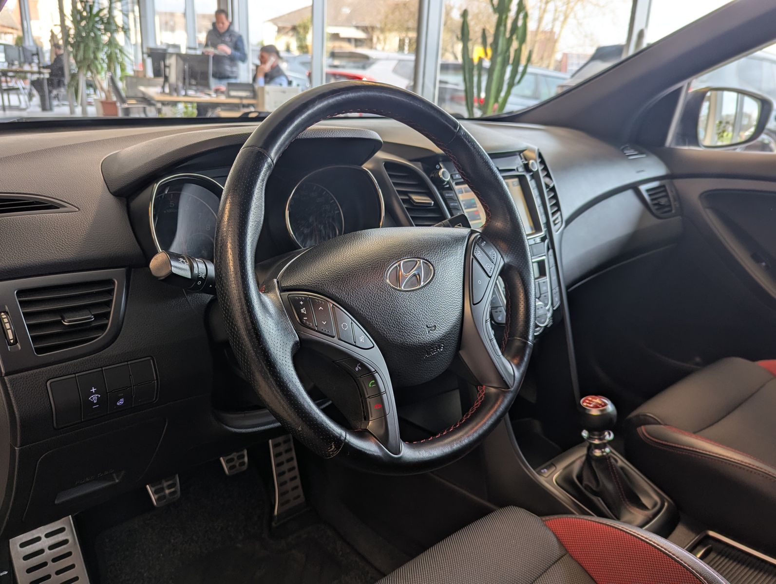 HYUNDAI i30 1.6 TGDI Turbo Navi Kamera T-Leder 18" - Image 16