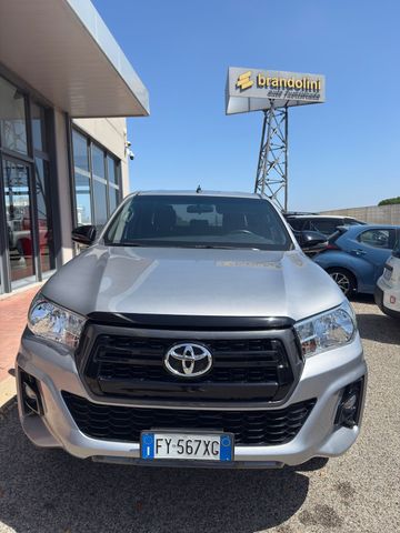 Toyota Hilux 2.4 D-4D 4WD Lounge my20" IVA ESPOS