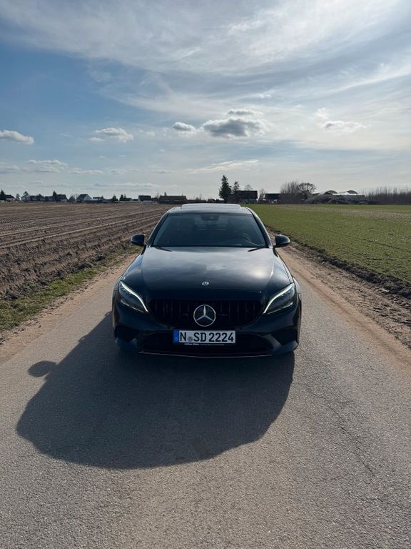 Image of Mercedes-Benz E 220