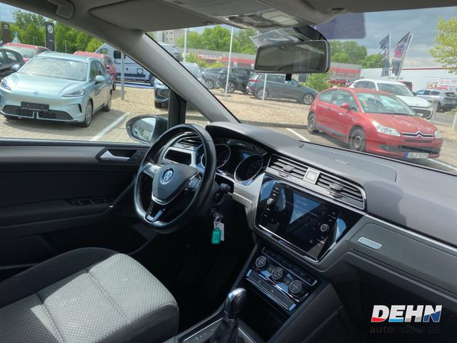 Volkswagen Touran 1.5 TSI Comfortline 7 Sitzer LEDNaviAHK